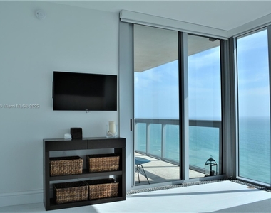 6899 Collins Ave - Photo Thumbnail 21