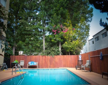 5215 Balboa Blvd Unit 102 - Photo Thumbnail 2