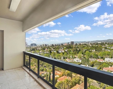 10445 Wilshire Blvd Apt 1405 - Photo Thumbnail 3