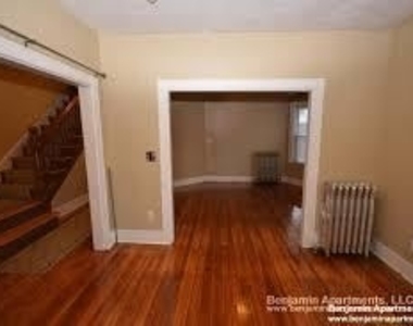 4 Haskell St Apt 1 - Photo Thumbnail 3