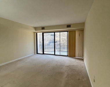 1530 Key Boulevard Unit 317 - Photo Thumbnail 6