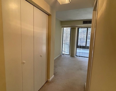 1530 Key Boulevard Unit 317 - Photo Thumbnail 5