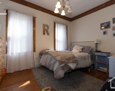 346 Faneuil St Apt 1 - Photo Thumbnail 2