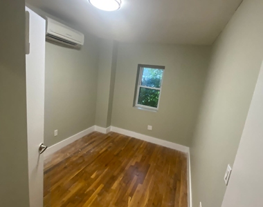 104 Cornelia Street - Photo Thumbnail 4