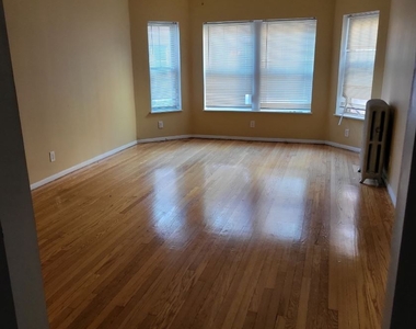 6919 S Crandon Ave Apt 1 - Photo Thumbnail 2