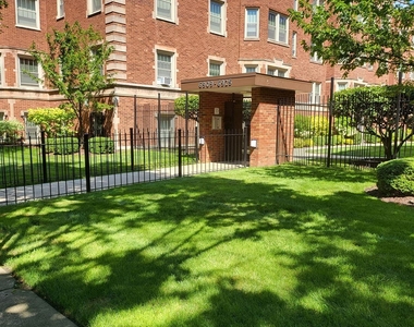 6919 S Crandon Ave Apt 1 - Photo Thumbnail 0