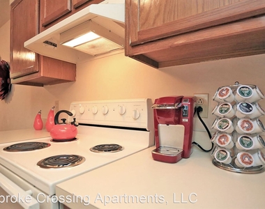 825 Crossing Court, Apt #103 - Photo Thumbnail 9