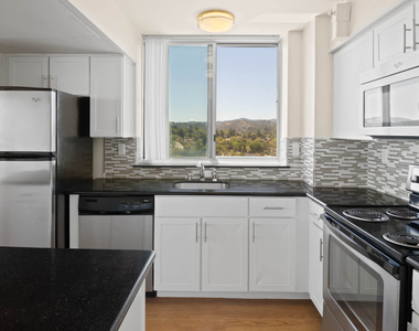 55 West 5th Avenue - Photo Thumbnail 8