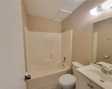 2403 Toro Lane - Photo Thumbnail 11