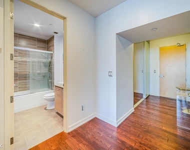 801 S Grand Ave Apt 2104 - Photo Thumbnail 2