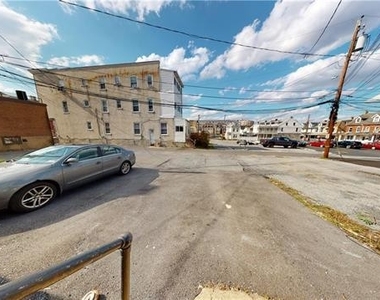 461 West Linden Street - Photo Thumbnail 6