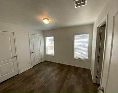 3642 Boulder Highway - Photo Thumbnail 7