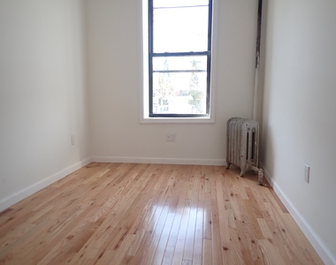 529 Hinsdale Street - Photo Thumbnail 4