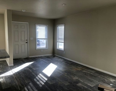 3401 N Walnut Road - Photo Thumbnail 12