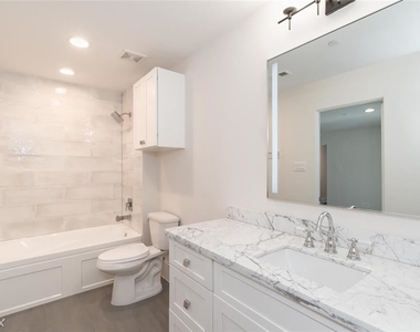 3821 N Braeswood Blvd Unit C - Photo Thumbnail 19