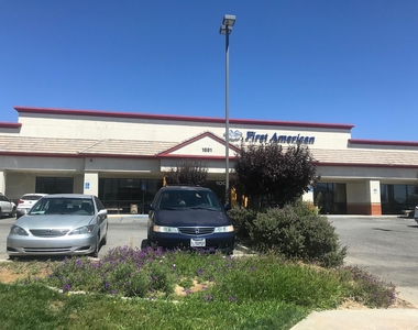 1001 W Tehachapi Boulevard - Photo Thumbnail 2