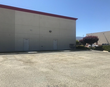 1001 W Tehachapi Boulevard - Photo Thumbnail 17