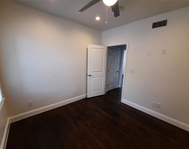 4928 San Jacinto - Photo Thumbnail 12