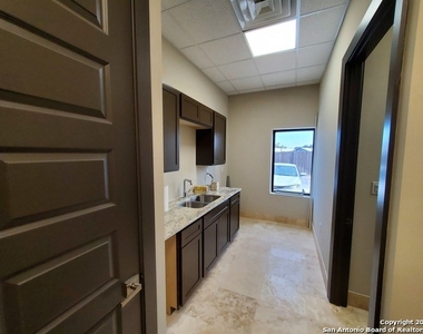 4725 College Park - Photo Thumbnail 21