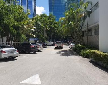 1333 S Miami Avenue - Photo Thumbnail 11