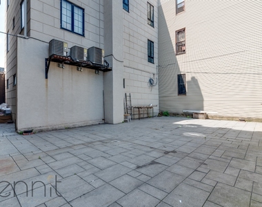 863 Broadway - Photo Thumbnail 4