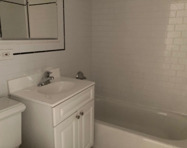 East 91st St, New York City - Photo Thumbnail 3