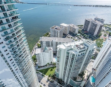 1300 Brickell Bay Dr - Photo Thumbnail 9