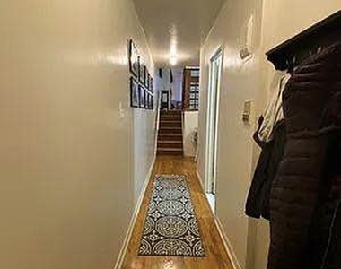329 East 63rd Street - Photo Thumbnail 6