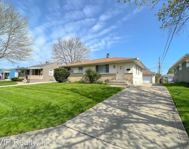 3504 Vanderberg Avenue - Photo Thumbnail 1