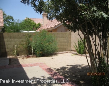 3920 East Gail Dr - Photo Thumbnail 5