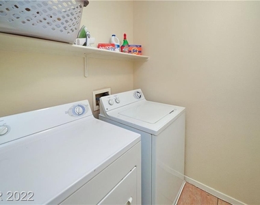 1157 Dusty Creek Street - Photo Thumbnail 17