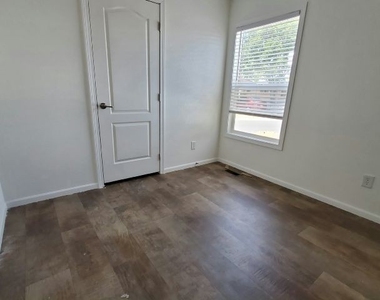 1624 Palm Street - Photo Thumbnail 9