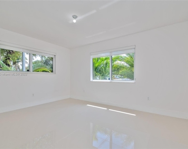 12505 Ne Miami Pl - Photo Thumbnail 16