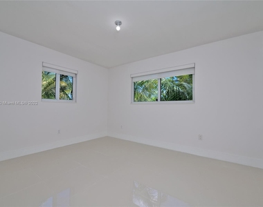 12505 Ne Miami Pl - Photo Thumbnail 14