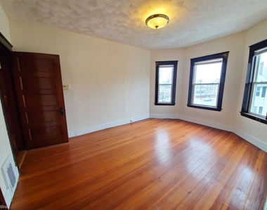 258 Belmont St Apt 2a - Photo Thumbnail 0