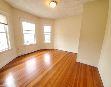 258 Belmont St Apt 2a - Photo Thumbnail 5