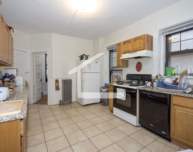 1247 Beacon St Apt 3 - Photo Thumbnail 19