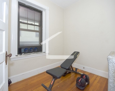 1247 Beacon St Apt 3 - Photo Thumbnail 18