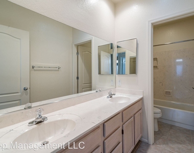 11125 N Eagle Crest Drive - Photo Thumbnail 22