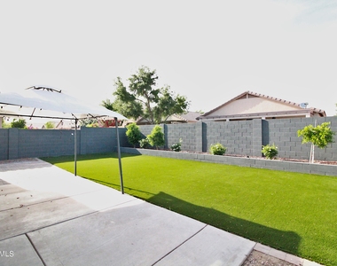 11562 W Palo Verde Avenue - Photo Thumbnail 16