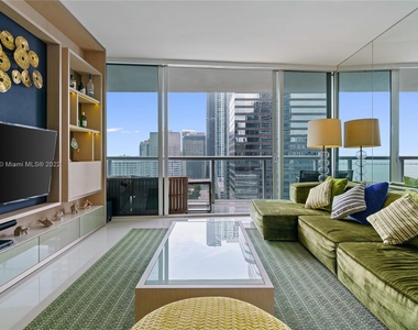 495 Brickell Ave - Photo Thumbnail 5