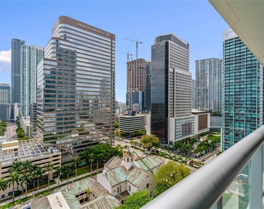 495 Brickell Ave - Photo Thumbnail 36