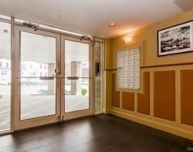 400 Mount Pleasant Ave - Photo Thumbnail 1