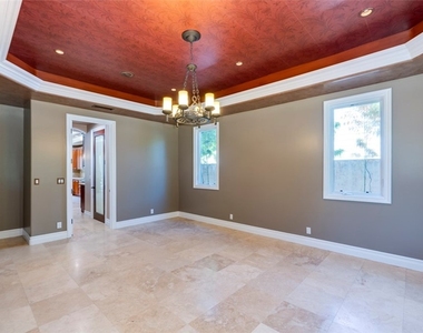 4233 Woodcliff Road - Photo Thumbnail 11