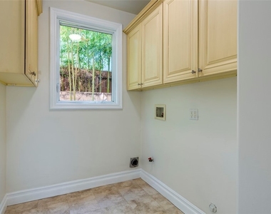 4233 Woodcliff Road - Photo Thumbnail 28