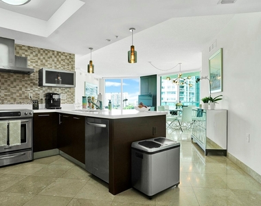 150 Sunny Isles Blvd - Photo Thumbnail 7