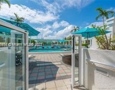 9172 Collins Ave - Photo Thumbnail 15