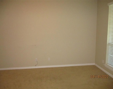 2505 Mesa Glen Drive - Photo Thumbnail 5