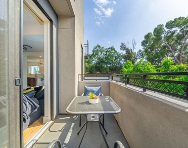 4637 Laurel Canyon Blvd - Photo Thumbnail 21