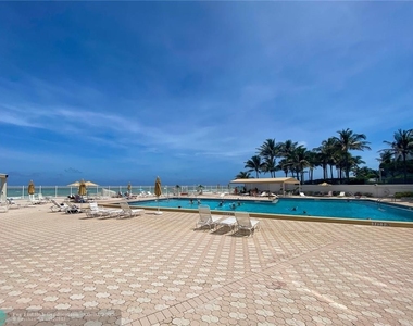 3505 S Ocean Dr - Photo Thumbnail 13